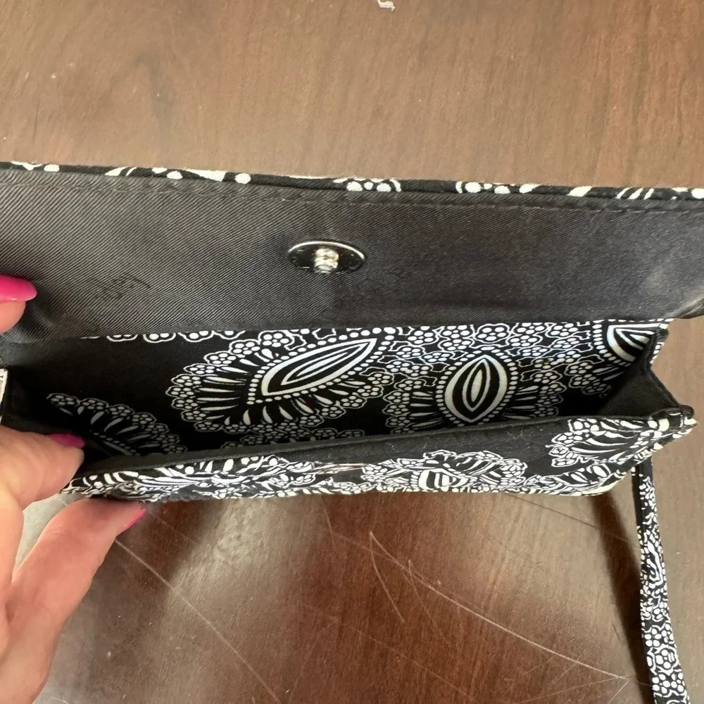 Vera Bradley wristlet wallet. Black and white. 2 zippers and pocket. - Picture 5 of 7